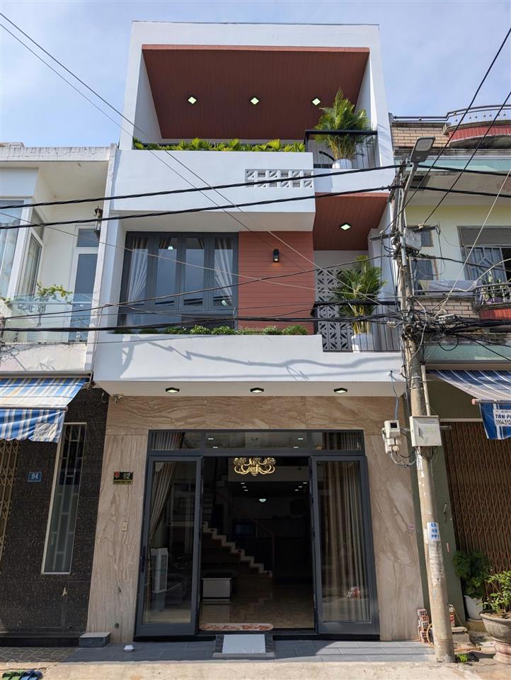 Nhà 3 tầng mặt tiền đường 5,5m phan phu tiên, cách biển chỉ 150m