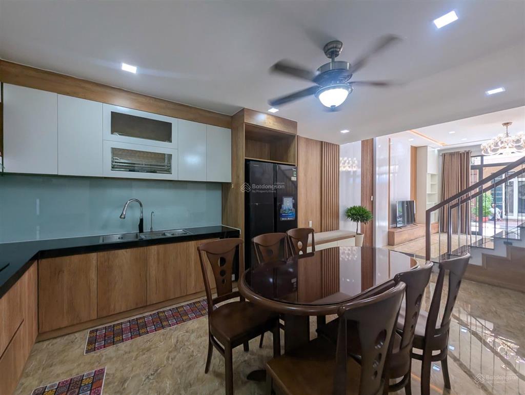 Nhà 3 tầng mặt tiền đường 5,5m phan phu tiên, cách biển chỉ 150m