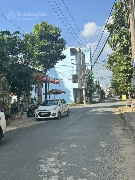 Lô góc 2mt tại khu tái định cư an châu. giá 2,2 tỷ, 83,5m2, đông nam, 5,5m mặt tiền dài 16m