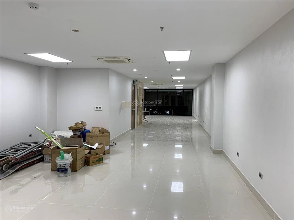 Cho thuê vp phố nguyễn hoàng ,nam từ liêm,hà nội,dtsd 200m2,giá 28tr/tháng,mt 8m2,mới đẹp
