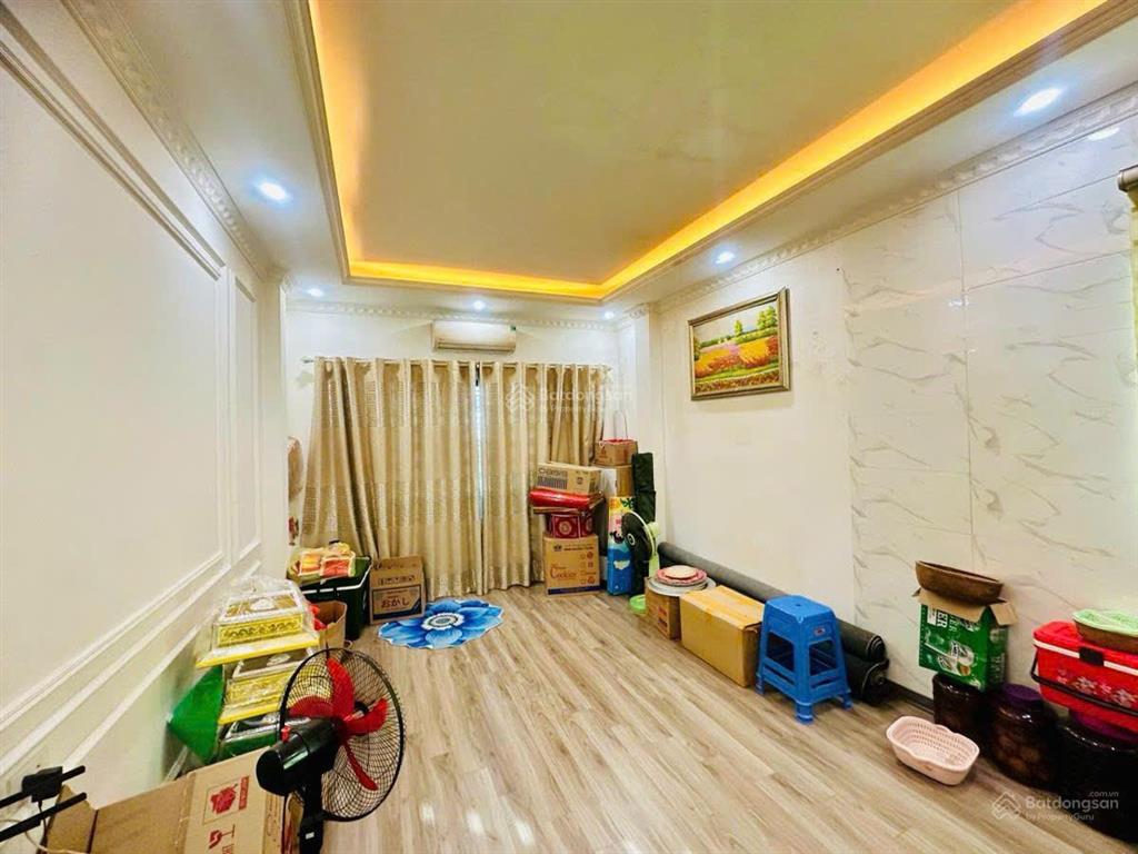 Bán nhà phố hào nam,dt 49m2 x 5 tầng,ngõ 3 gác,50m ra phố,full nội thất,mới đẹp,giá 11,8 tỷ