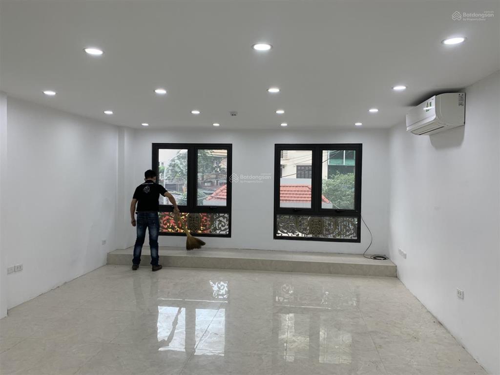 Cho thuê cả nhà phố đồng cô,tây hồ,hà nôi, dt 70m x 3 tầng + 1 hầm,thang máy,giá 35tr/tháng