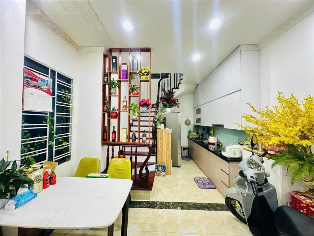 Cho thuê cả nhà phố dốc tam đa,ba đình,hà nội,dt 20m2 x 4 tầng,giá 7tr/tháng