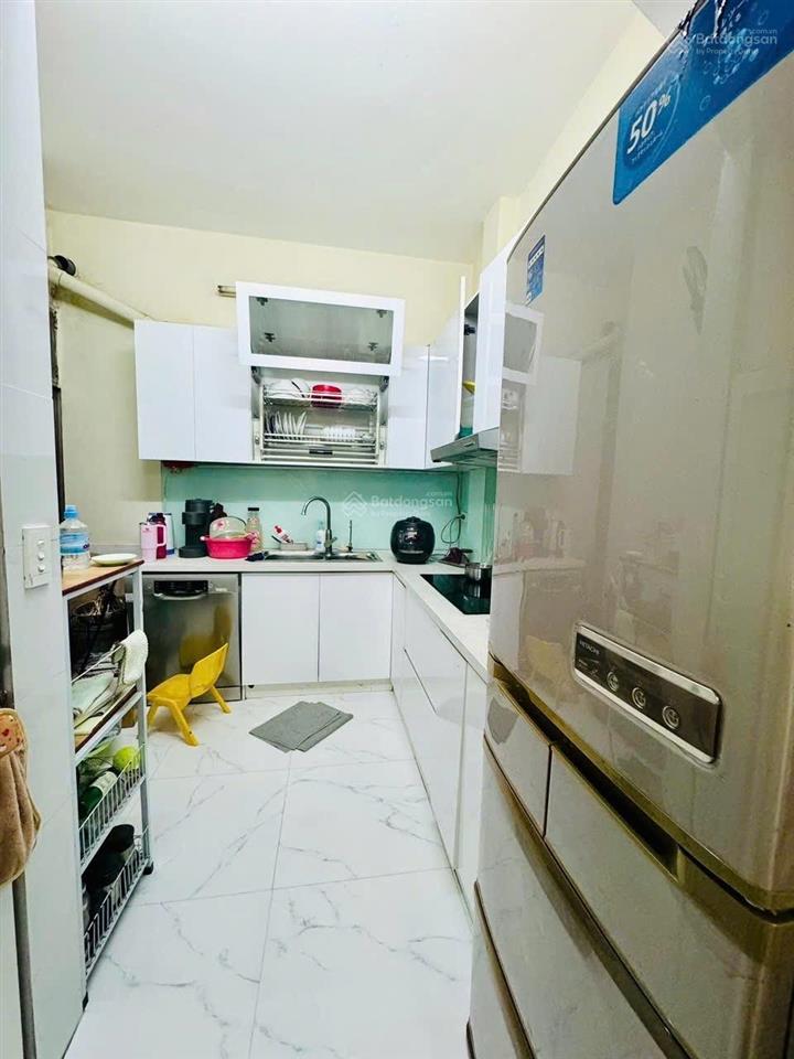 Cho thuê cả nhà ngõ 279 phố đội cấn, ba đình,hà nội,dt 30m2 x 5 tầng,giá 12,5tr/th