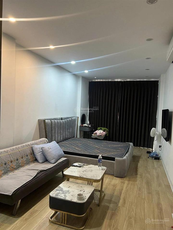 Cho thuê cả nhà ngõ 82 phố đào tấn, ba đình , hà nội,dt 36m x 6 tầng,thang máy,giá 30tr/tháng