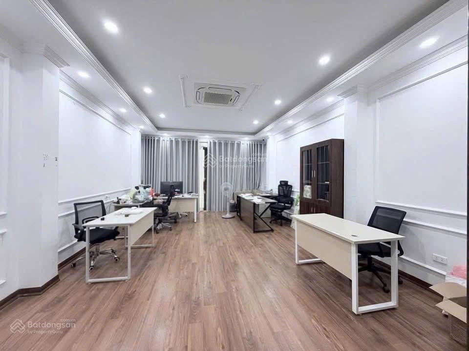 Cần cho thuê tòa nhà phân lô trần quốc hoàn,cầu giấy,hà nội, dt 52m x 6 tầng,tm, giá 34tr/tháng