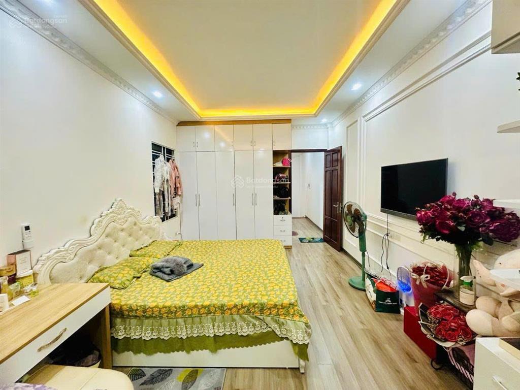 Cho thuê cả nhà ngõ phố kim mã thượng,đống đa,hà nội, dt 70m2 x 7 tầng, giá 55tr/tháng