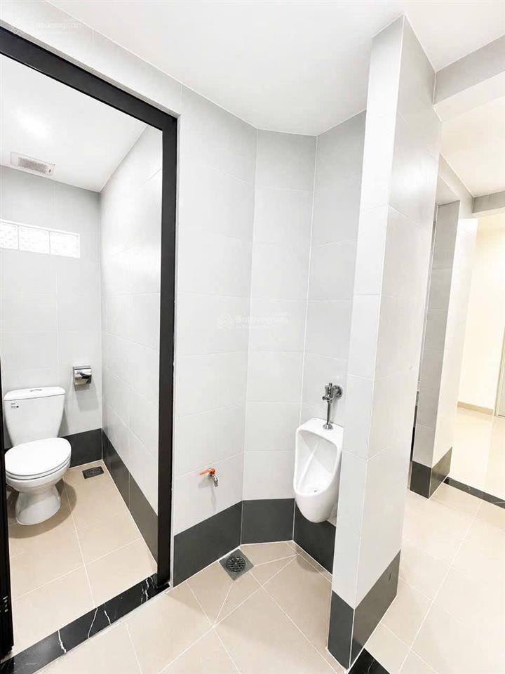 Cho thuê cả tòa vp phố trung phụng,đống đa,dt 200m2 x 8 tầng + hầm,tm, giá 200tr/th,tòa mới tinh