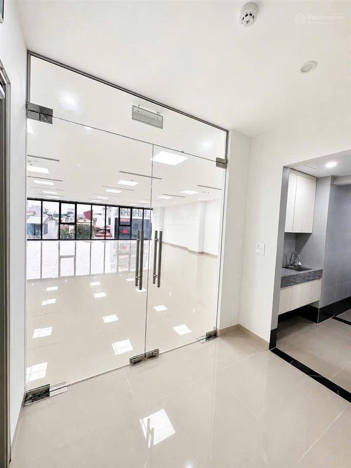 Cho thuê cả tòa vp phố trung phụng,đống đa,dt 200m2 x 8 tầng + hầm,tm, giá 200tr/th,tòa mới tinh