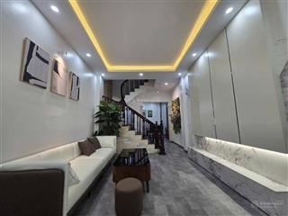 Cho thuê cả nhà ngõ 158 phố ngọc hà,đống đa,hà nội,dt 30m2 x 6 tầng,ngõ 3 gác,giá 14,5tr/tháng