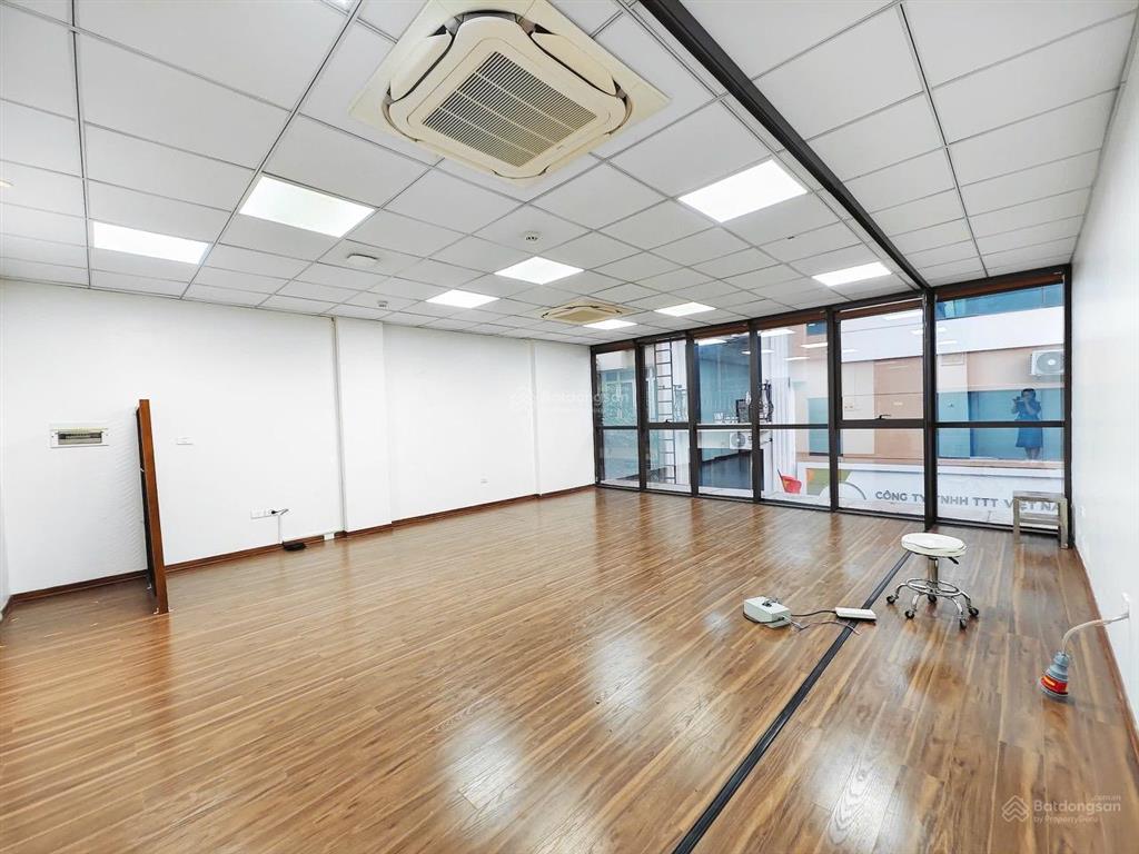 Cho thuê văn phòng phố dương khuê, mai dịch, hà nội, dtsd 60m2, thông sàn, giá 12tr/tháng, mới tinh