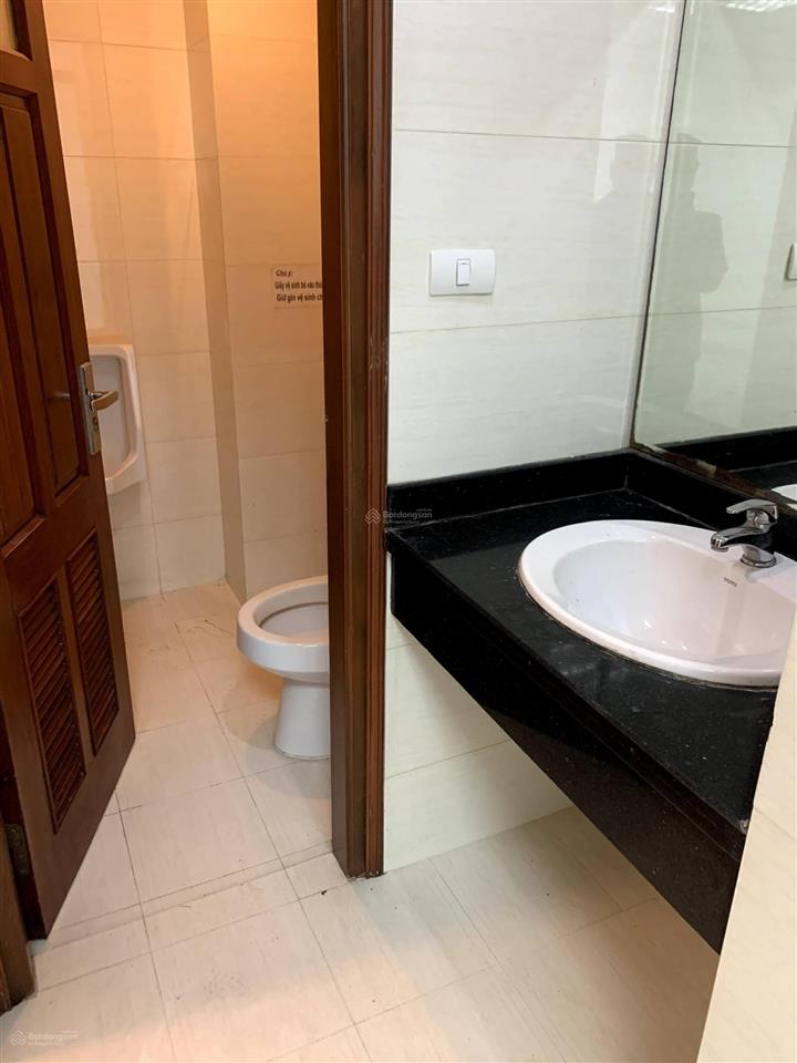 Cho thuê văn phòng phố bùi thị xuân, hai bà trưng, hà nội, dstd 125m2, sàn thông, giá 30tr/tháng