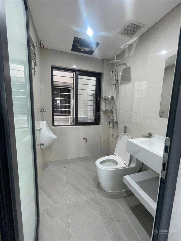 Cho thuê cả nhà ngõ cầu giấy, cầu giấy, hà nội, dt 55m² x 7 tầng, tm, giá 37tr/tháng, mới keng