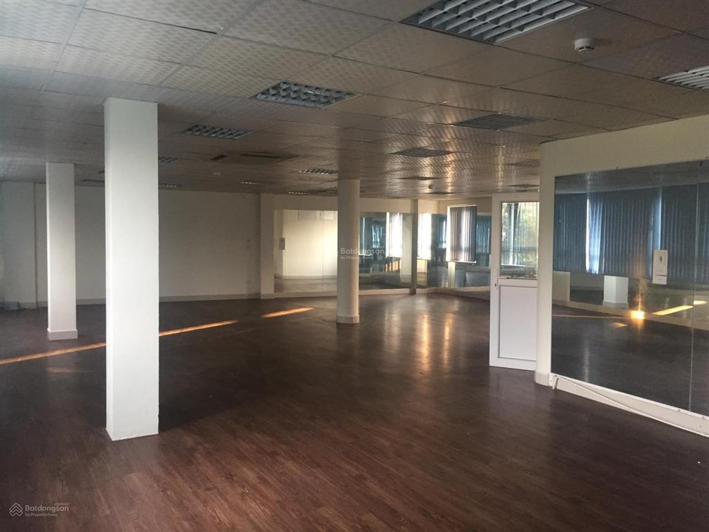Cho thuê văn phòng phố lạc long quân, tây hồ, hà nội. dtsd 60m2, thông sàn, giá 12tr/tháng