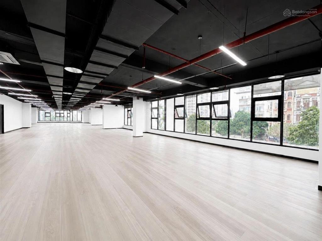 Cho thuê văn phòng mặt phố mạc thái tổ, cầu giấy, hà nội, dtsd 1200m2, thông sàn, giá 343tr/tháng