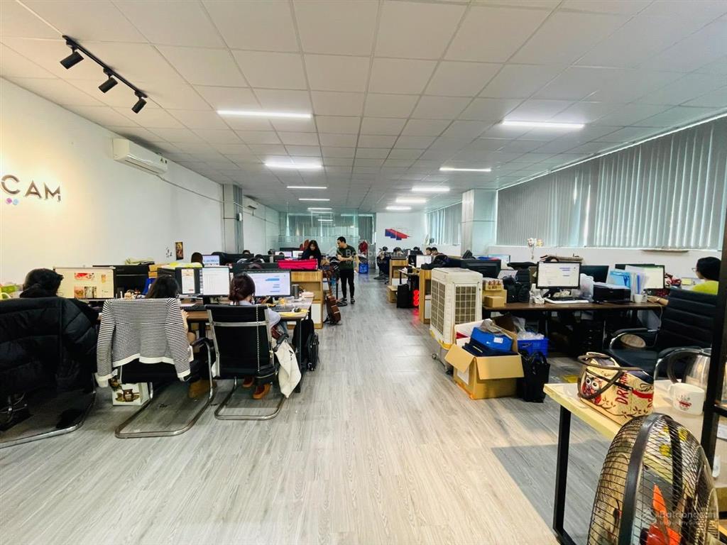Cho thuê văn phòng phố duy tân, cầu giấy, dt 160m2, thông sàn, giá 27,5tr/tháng