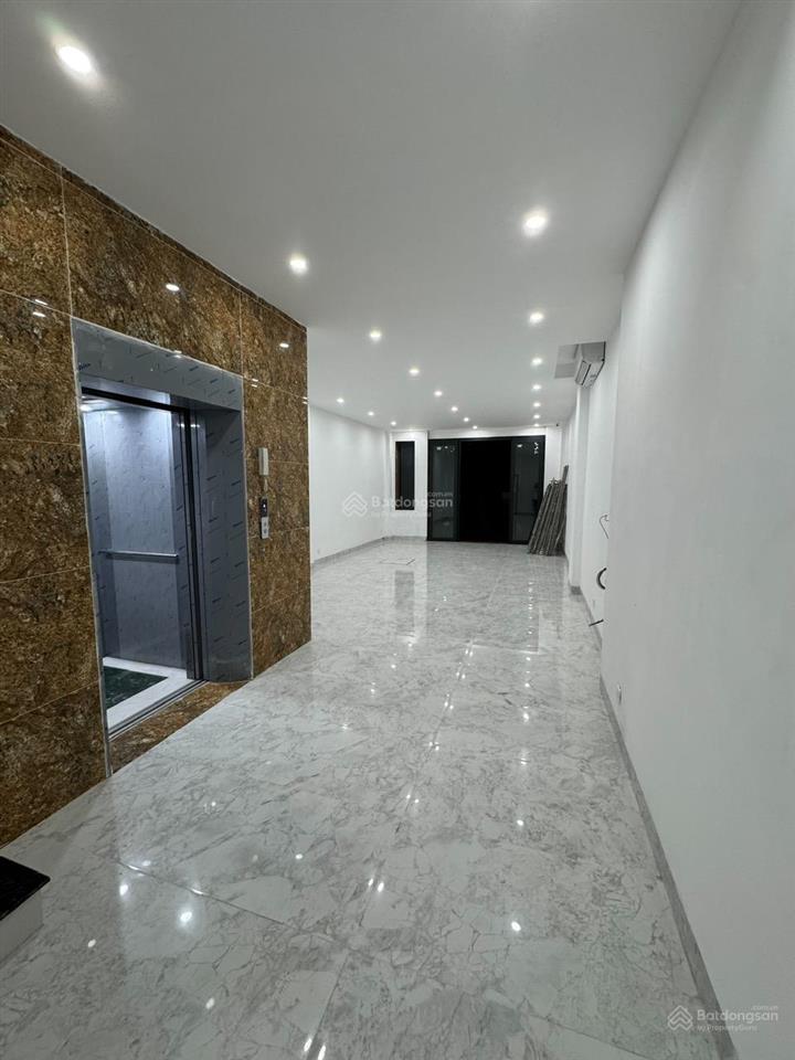 Cho thuê nhà cả tòa nhà vp phố nguyên hồng,đống đa,dt 75m2 x 7,5 tầng,tm,giá 60tr/tháng,mới tinh.
