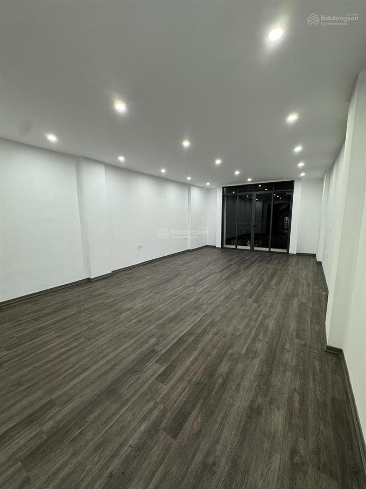 Cho thuê nhà cả tòa nhà vp phố nguyên hồng,đống đa,dt 75m2 x 7,5 tầng,tm,giá 60tr/tháng,mới tinh.