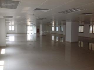 Cho thuê vp phố phạm văn đồng, cầu giấy, hà nội, dt 300m2, thông sàn, giá 45tr/tháng, mới đẹp