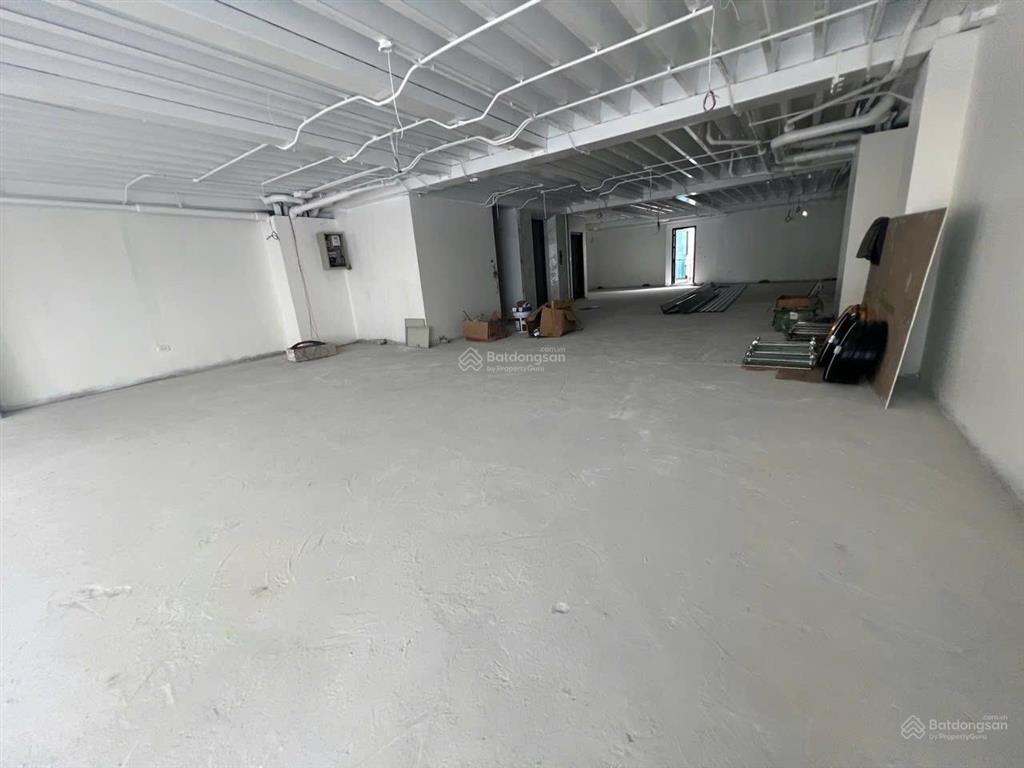 Cho thuê vp phố vũ ngọc phan, đống đa, hà nội, dtsd 140m2, thông sàn giá 30tr/tháng