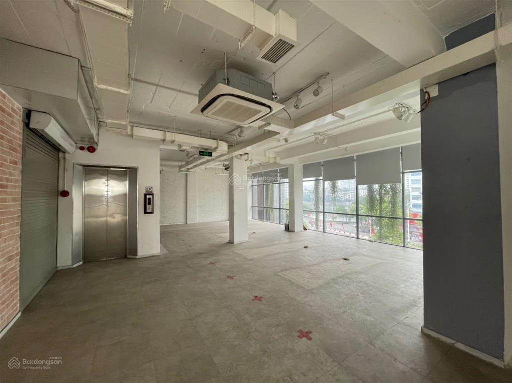Cho thuê văn phòng phố nguyễn chí thanh,đống đa,hà nội,dtsd 160m2,thông sàn,giá 40tr/tháng,mới đẹp