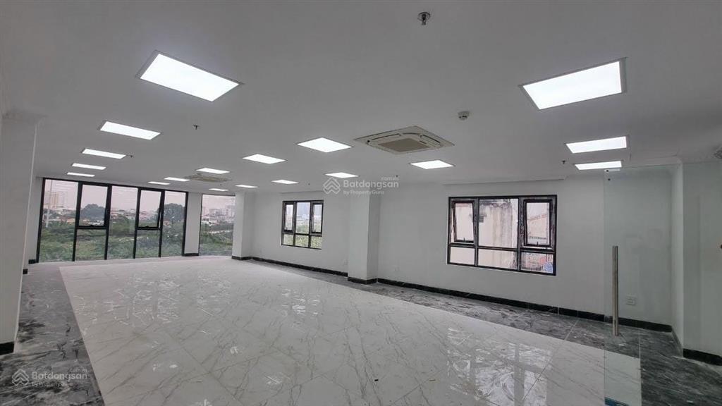 Cho thuê vp phố hoàng quốc việt, cầu giấy, hà nội, dtsd 110m2, thông sàn, giá 22tr/tháng