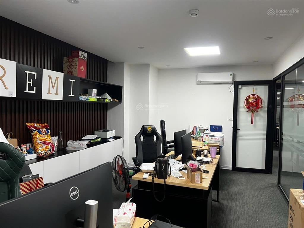 Cho thuê văn phòng phố hoàng quốc việt, cầu giấy, hà nội, dtsd 130m2,thông sàn,giá 24tr/tháng