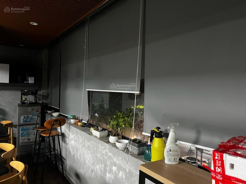 Cho thuê văn phòng phố hoàng quốc việt, cầu giấy, hà nội, dtsd 130m2,thông sàn,giá 24tr/tháng