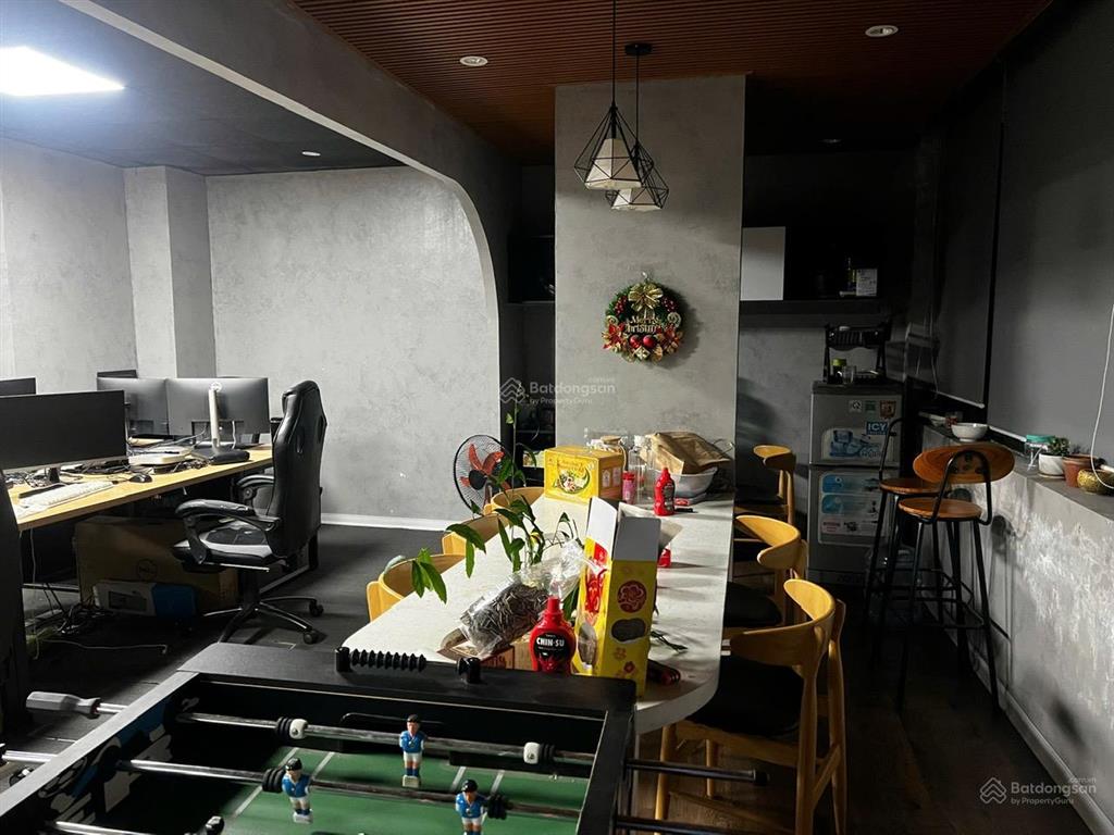 Cho thuê văn phòng phố hoàng quốc việt, cầu giấy, hà nội, dtsd 130m2,thông sàn,giá 24tr/tháng