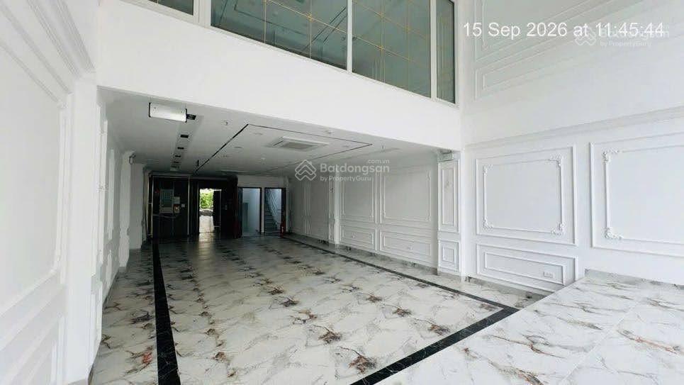 Cho thuê mbkd tầng 1 + 2 phố hoàng ngân, thanh xuân, hà nội. dtsd 200m2, giá 55tr/tháng