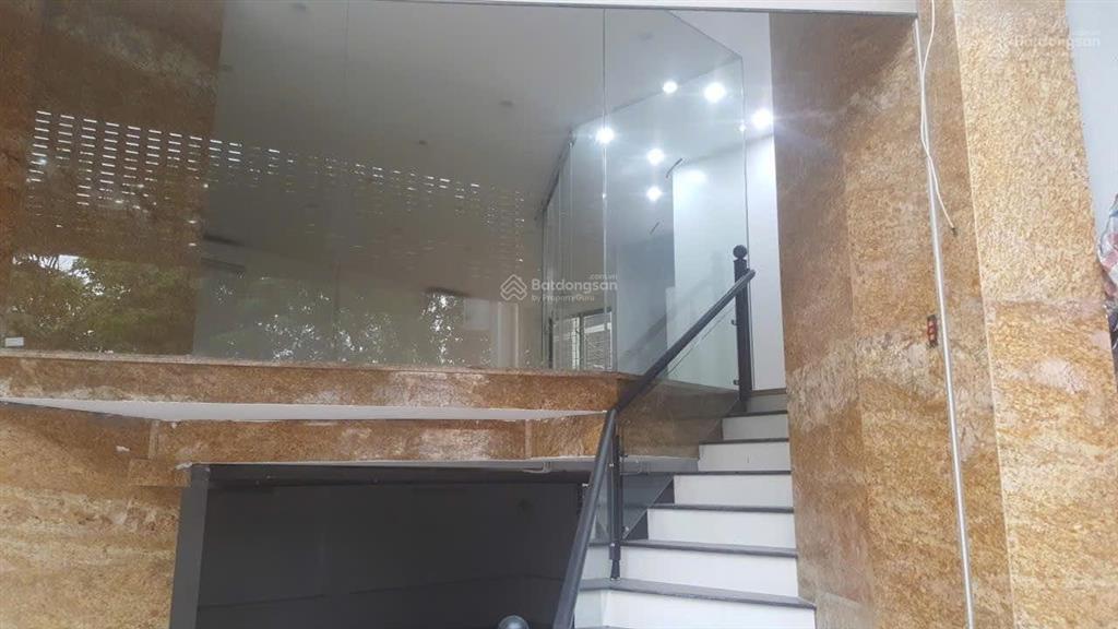 Cho thuê mbkd tầng 1 (lửng) tại phố hồ ba mẫu, đống đa, hà nội, dtsd 75m2, thông sàn giá 16tr/tháng