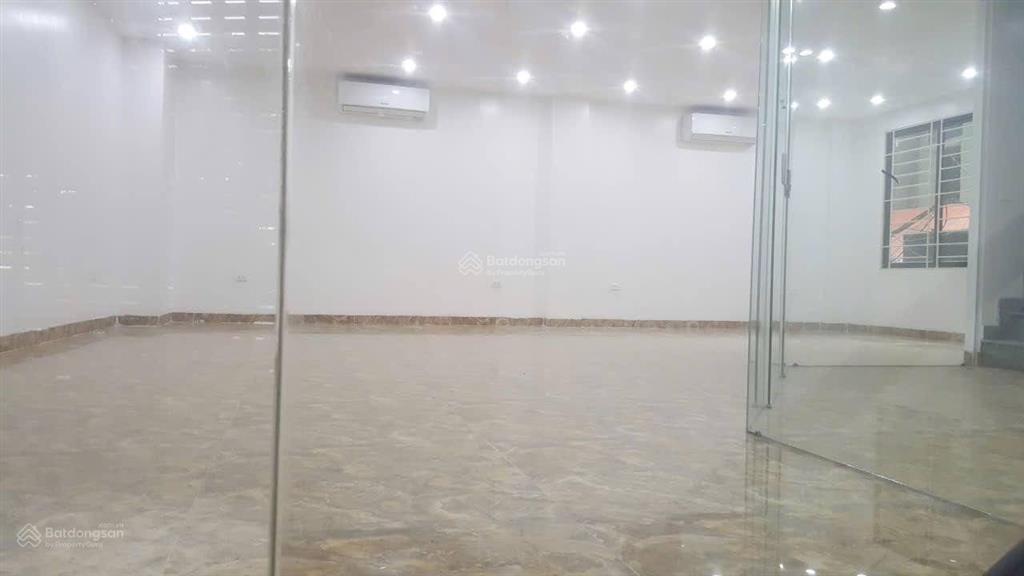 Cho thuê mbkd tầng 1 (lửng) tại phố hồ ba mẫu, đống đa, hà nội, dtsd 75m2, thông sàn giá 16tr/tháng
