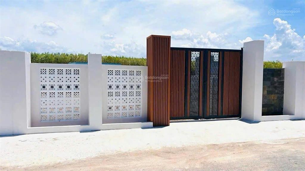 Bán gấp lô đất biệt thự vườn ngay chợ phước hải tp hcm, đã xây rào kiên cố giá thấp hơn thị trường