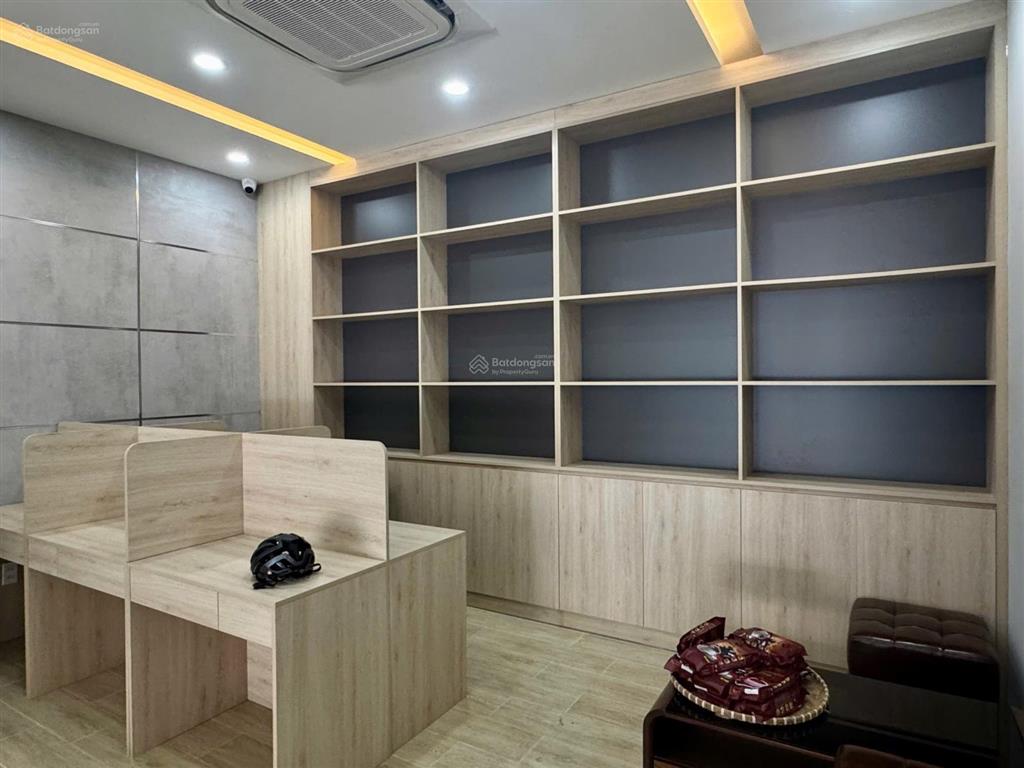 Bán showroom 200m2 mặt tiền hùng vương, phường phú thuỷ, ngay trung tâm ăn uống nhà hàng hải sản