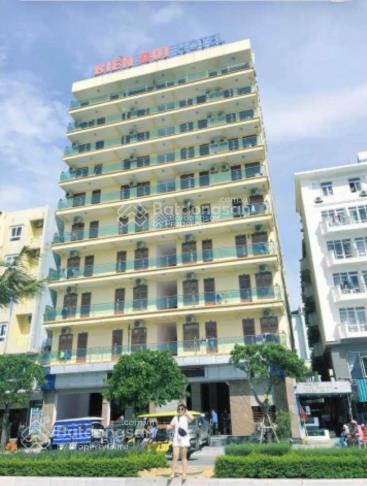 Bán tòa khách sạn tọa lạc tại vị trí đắc địa nhất tp sầm sơn, thanh hóa giá tốt, 700m2, đang kd tốt