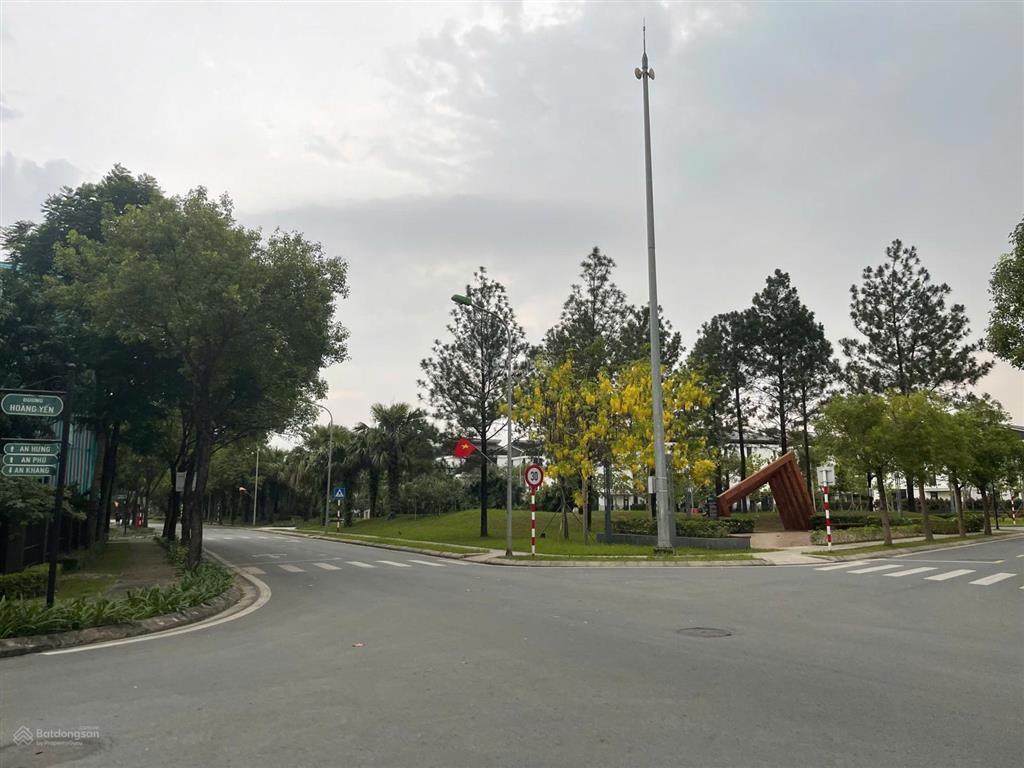 Chính chủ cần bán căn liền kề góc 3 mặt thoáng  hado charm village