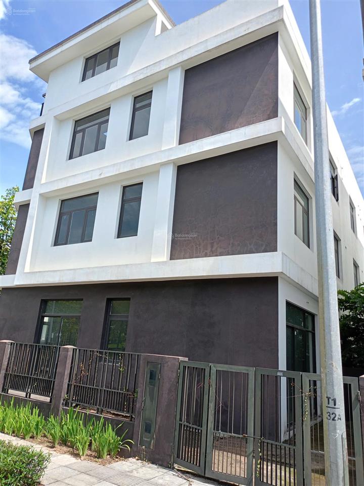 Chính chủ cần bán căn liền kề góc 3 mặt thoáng  hado charm village