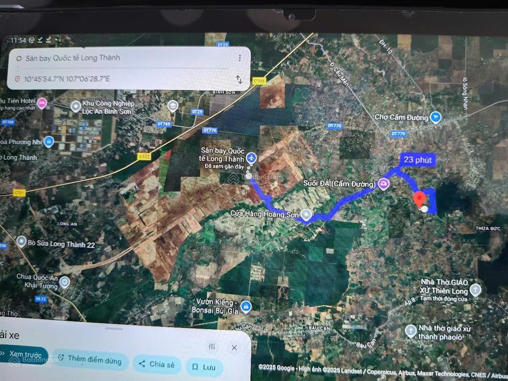 Bán 12000m2 đất (cln) có 300m2 ont hồ cầu mới cách sân bay long thành 8km, 1.2tr/m2