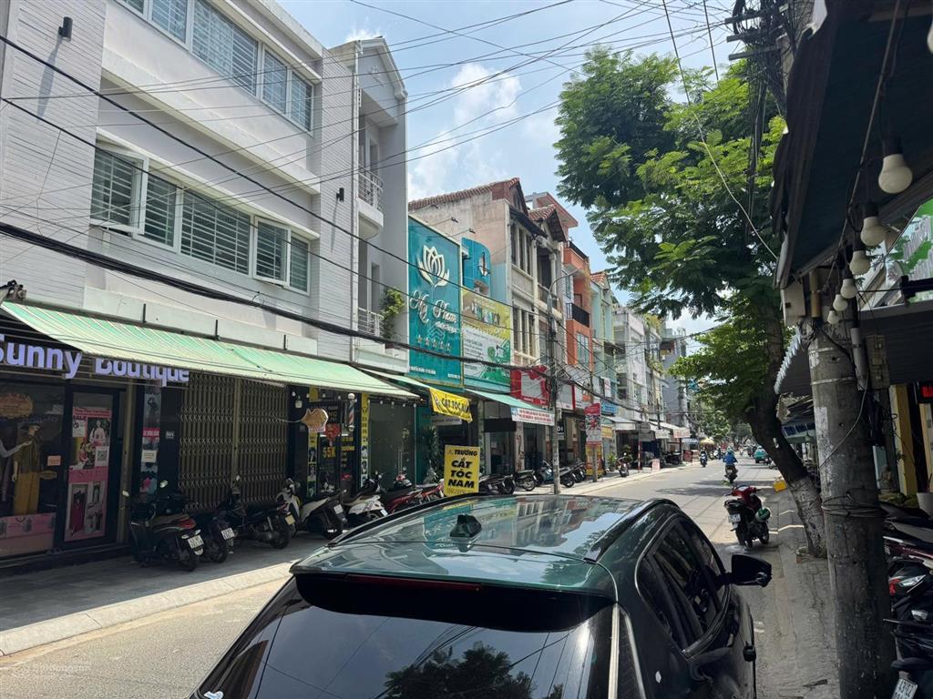 Mt nguyễn hoàng bề ngang rộng kinh doanh sầm uất