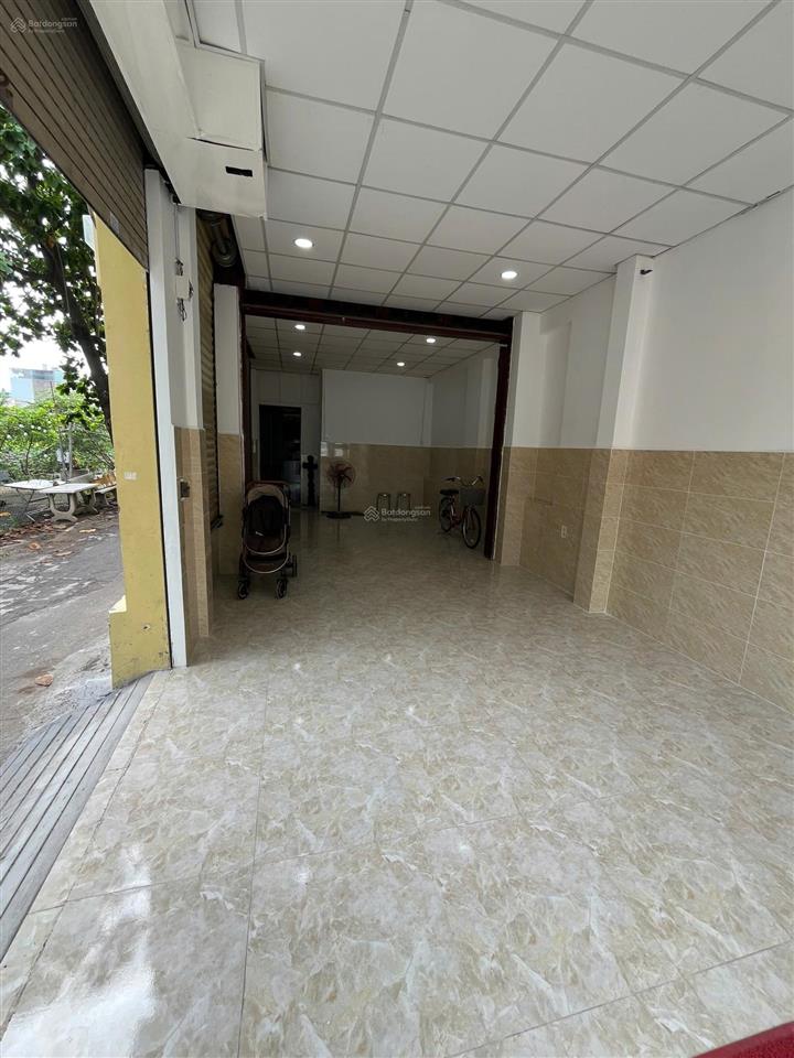 Cho thuê mặt bằng lối đi riêng 4.5x11m góc ngã tư, gần chợ bình triệu thủ đức giá 9 triệu/tháng
