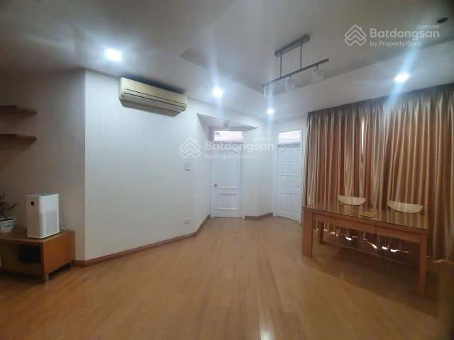 Cần bán căn hộ tòa 24t1, tầng cao đẹp, không gian thoáng, ở rất dễ chịu.