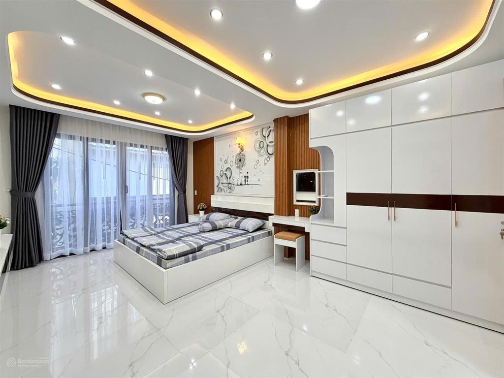 Nhà hẻm ô tô 4 chỗ, quận 3, xây mới 5 tầng, 4pn, full nội thất cao cấp, chỉ với 10 tỷ