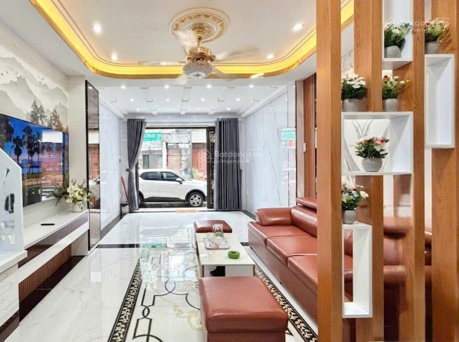 Nhà hẻm ô tô 4 chỗ, quận 3, xây mới 5 tầng, 4pn, full nội thất cao cấp, chỉ với 10 tỷ