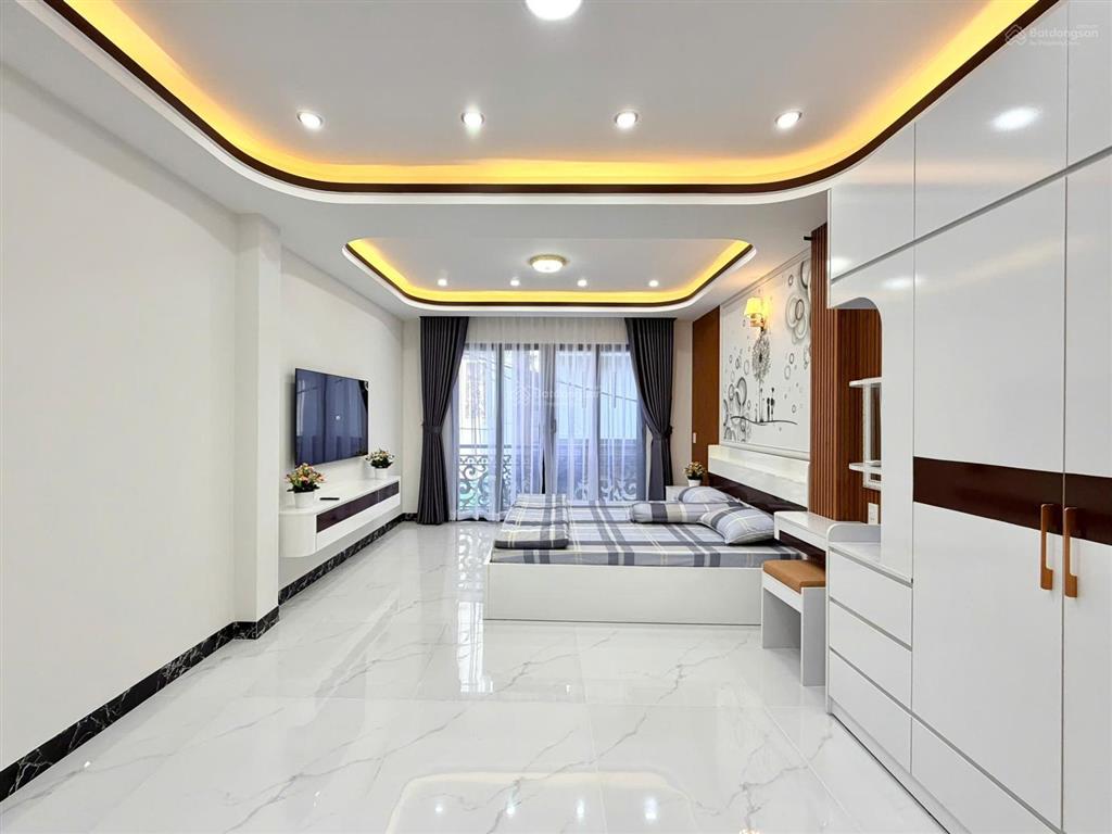 Nhà hẻm ô tô 4 chỗ, quận 3, xây mới 5 tầng, 4pn, full nội thất cao cấp, chỉ với 10 tỷ