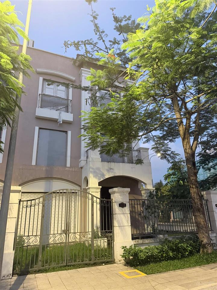 Bán biệt thự song lập căn góc 318m² vinhomes grand park, vị trí đẹp, mặt sau giáp hồ, giá 41 tỷ