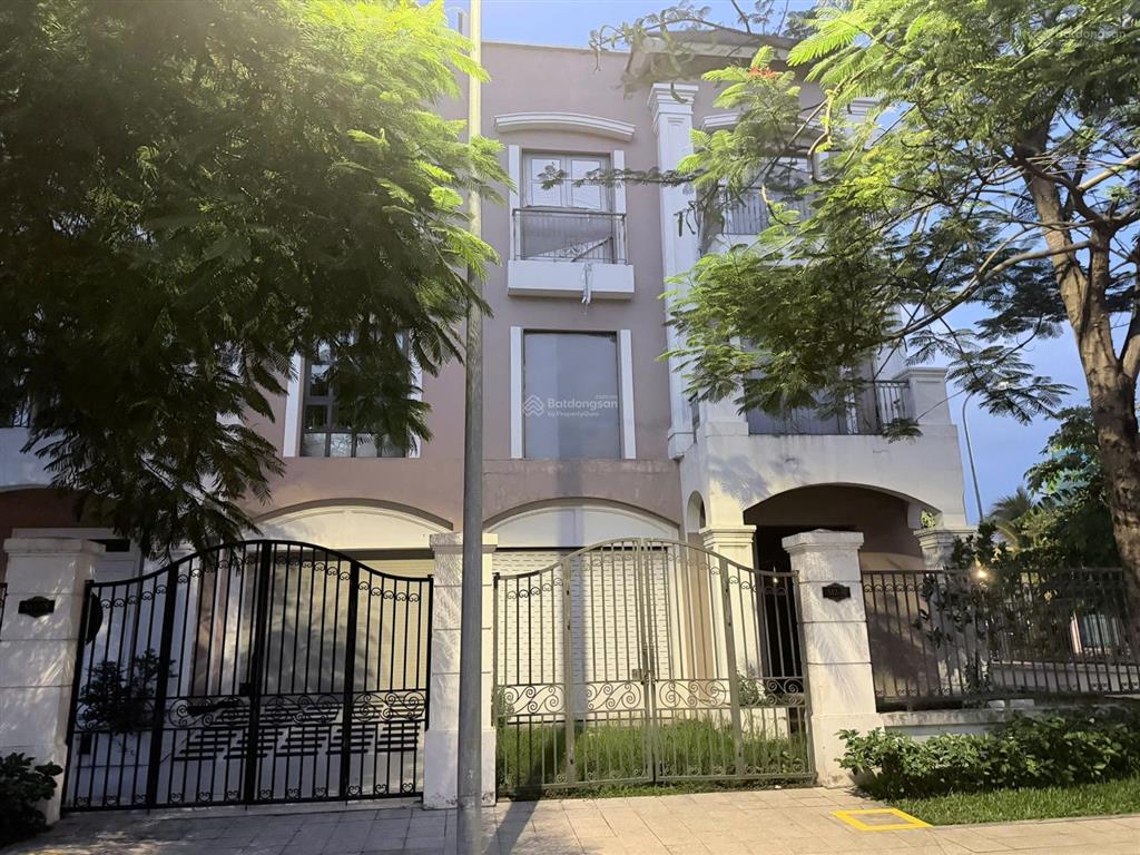 Bán biệt thự song lập căn góc 318m² vinhomes grand park, vị trí đẹp, mặt sau giáp hồ, giá 41 tỷ