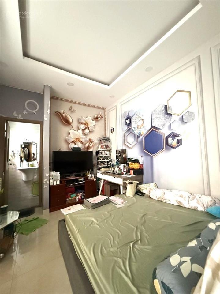 Bán giá tốt ! nhà lô góc, h3g thông, cô giang, phú nhuận, tiện mua ở, nhỉnh 8 tỷ