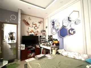 Bán giá tốt ! nhà lô góc, h3g thông, cô giang, phú nhuận, tiện mua ở, nhỉnh 8 tỷ