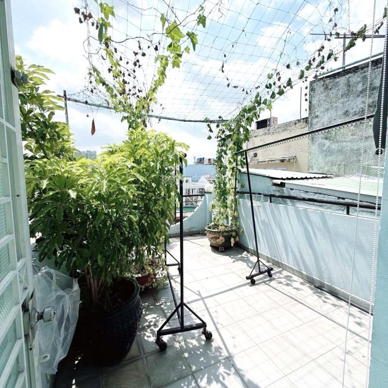 Nhà 55m2, nhỉnh 8 tỷ, xe hơi đỗ cửa, phan đình phùng, tiện mua ở hoặc làm mbkd.