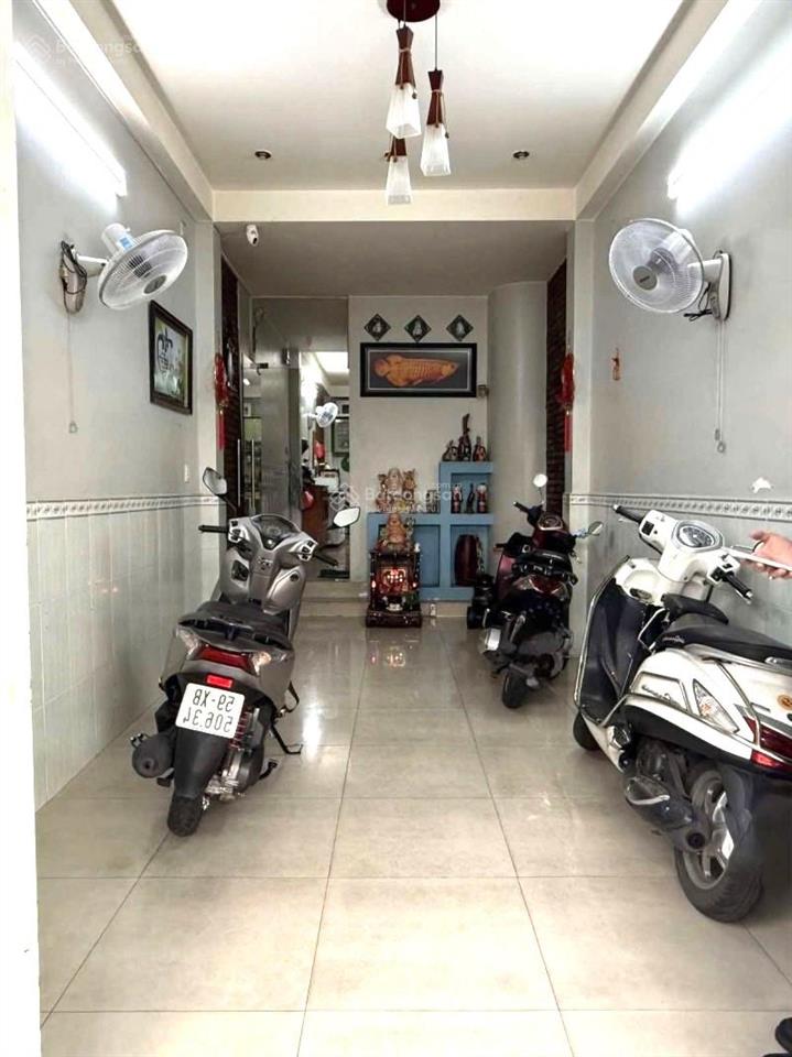 Nhà 55m2, nhỉnh 8 tỷ, xe hơi đỗ cửa, phan đình phùng, tiện mua ở hoặc làm mbkd.